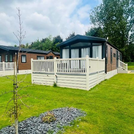 Ebor Lodge With Hot Tub Pocklington Extérieur photo